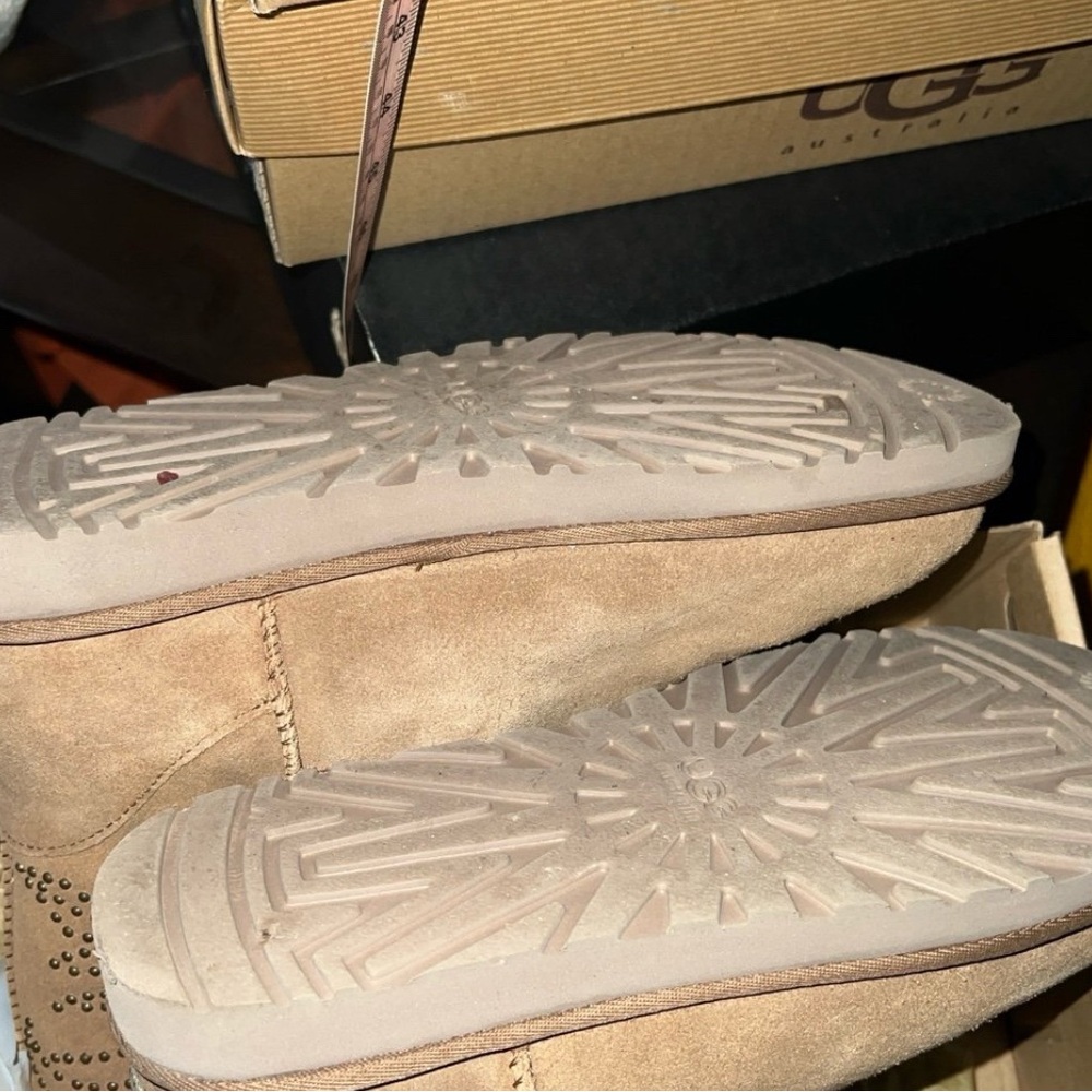 UGG Women's Adelaide Short Boots Size 8 - Picture 9 of 9